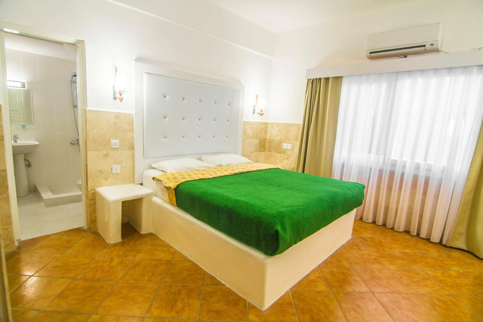 The Pine Bay Club Ξενοδοχείο Κερύνεια Εξωτερικό φωτογραφία