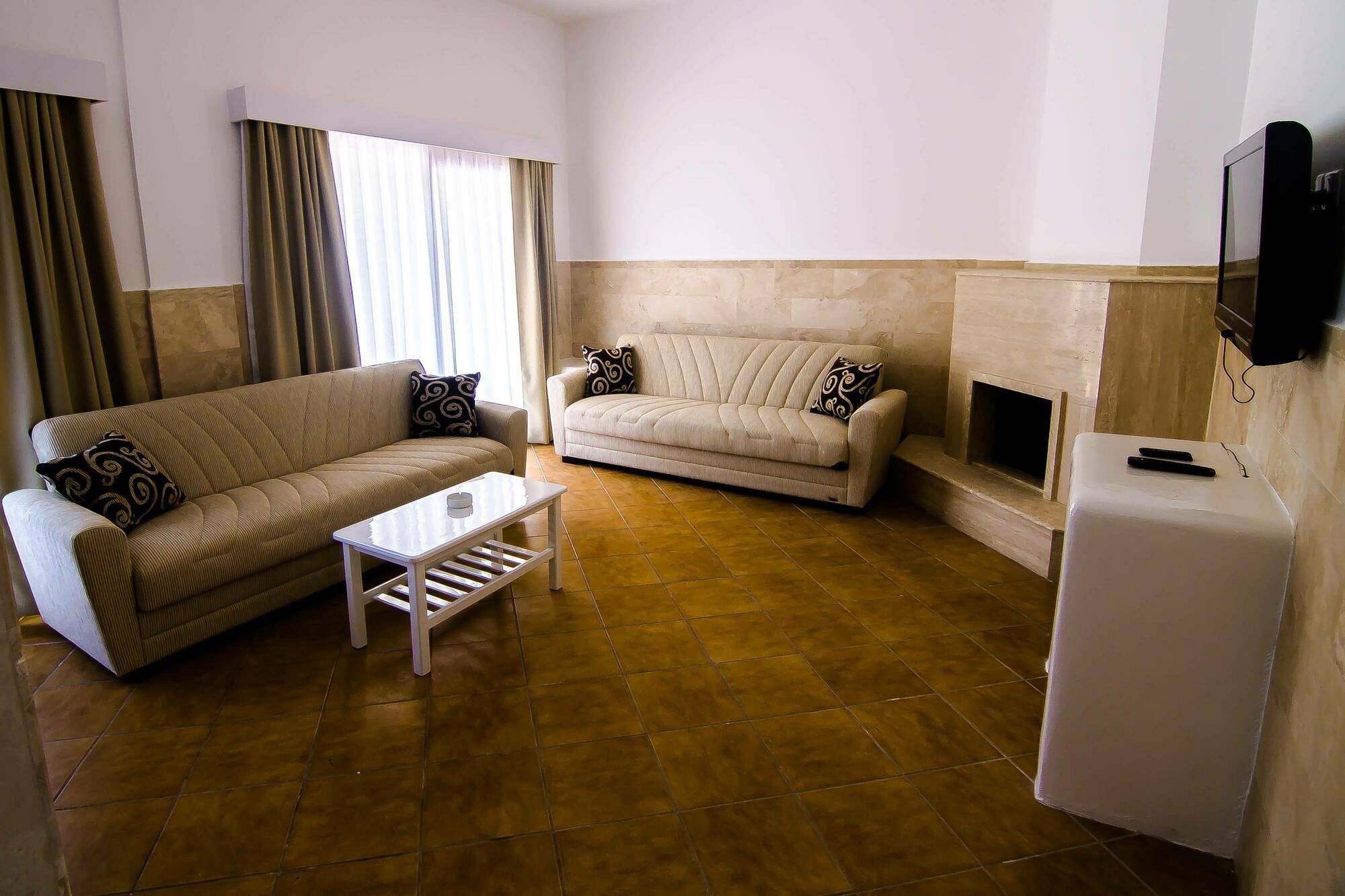The Pine Bay Club Ξενοδοχείο Κερύνεια Εξωτερικό φωτογραφία