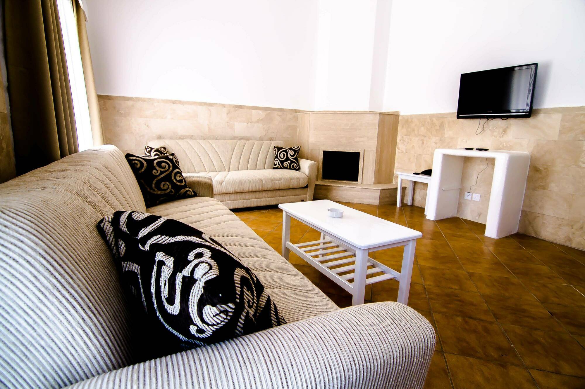 The Pine Bay Club Ξενοδοχείο Κερύνεια Εξωτερικό φωτογραφία